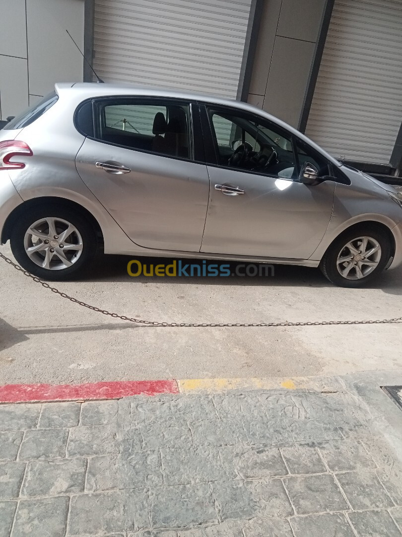 Peugeot 208 2015 Active