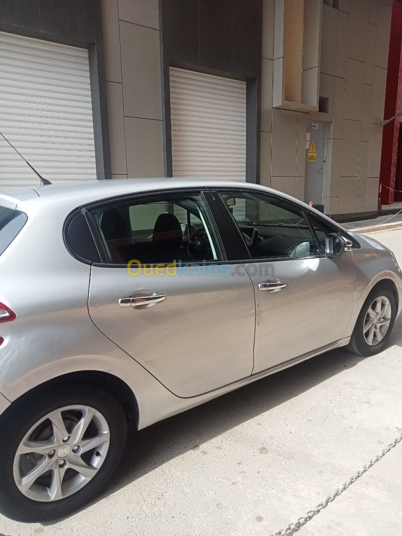 Peugeot 208 2015 Active