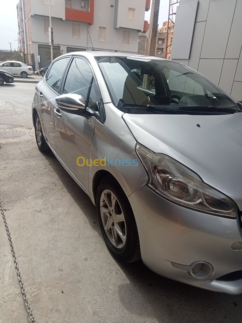 Peugeot 208 2015 Active