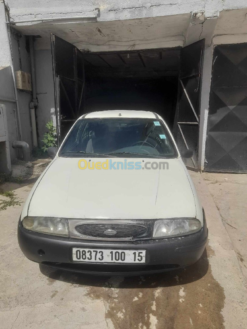 Ford Fiesta 2000 