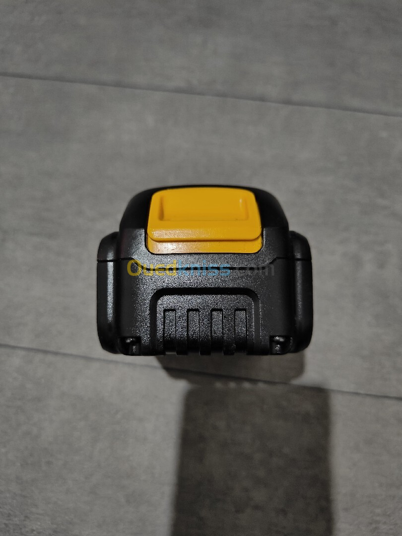 DeWalt XR batterie 18V 4A année 2023 