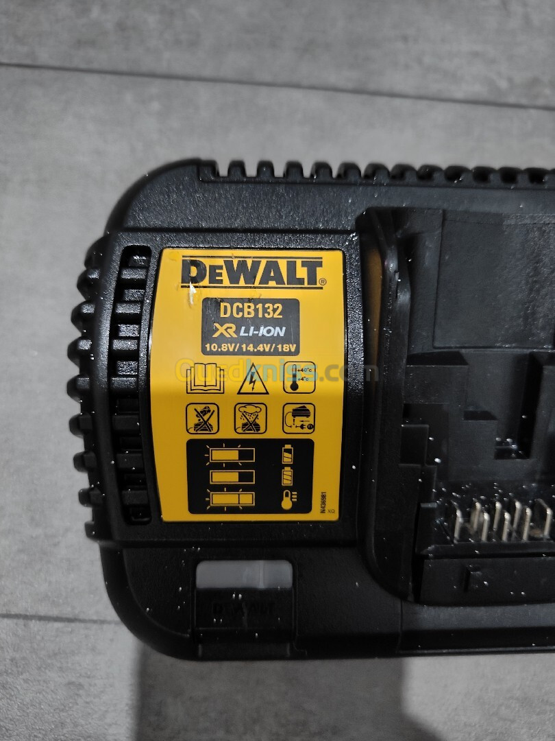 DeWalt chargeur 4A double 