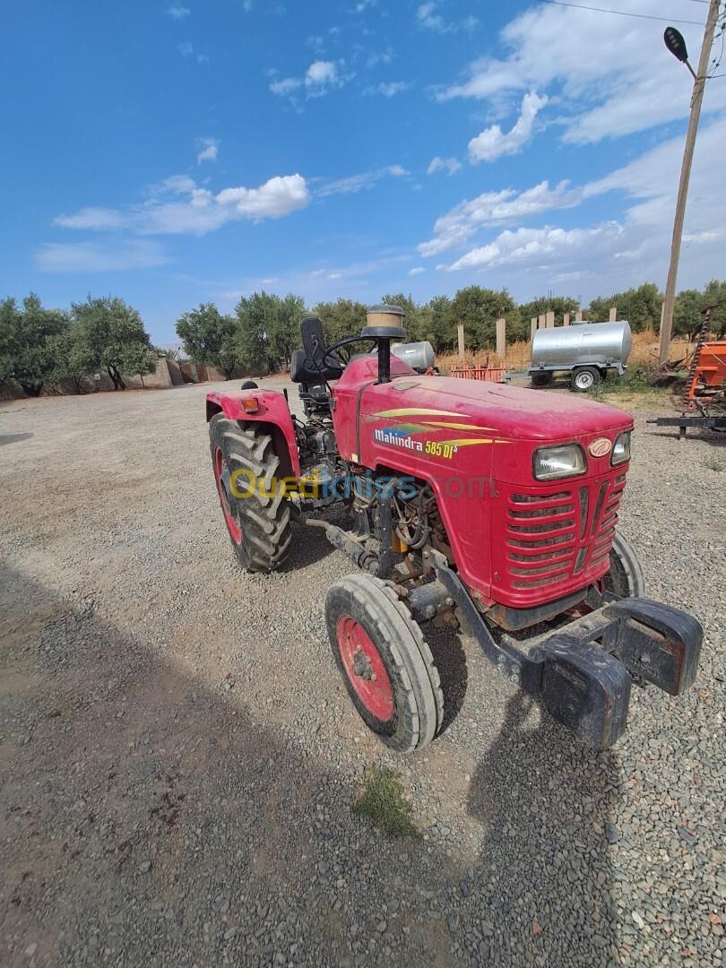 58 Mahindra 2015