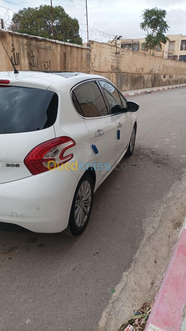 Peugeot 208 2015 Allur