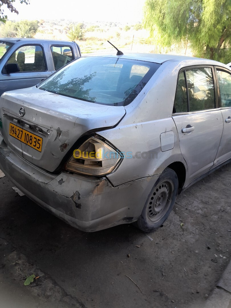 Nissan Tiida 5 portes 2008 