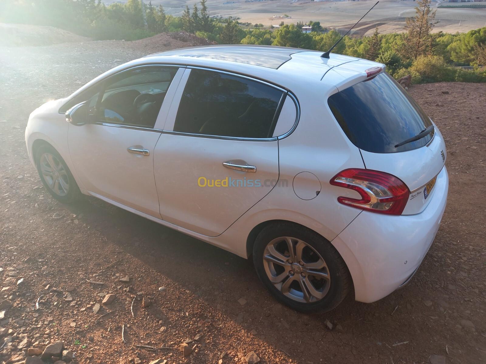 Peugeot 208 2015 Allure