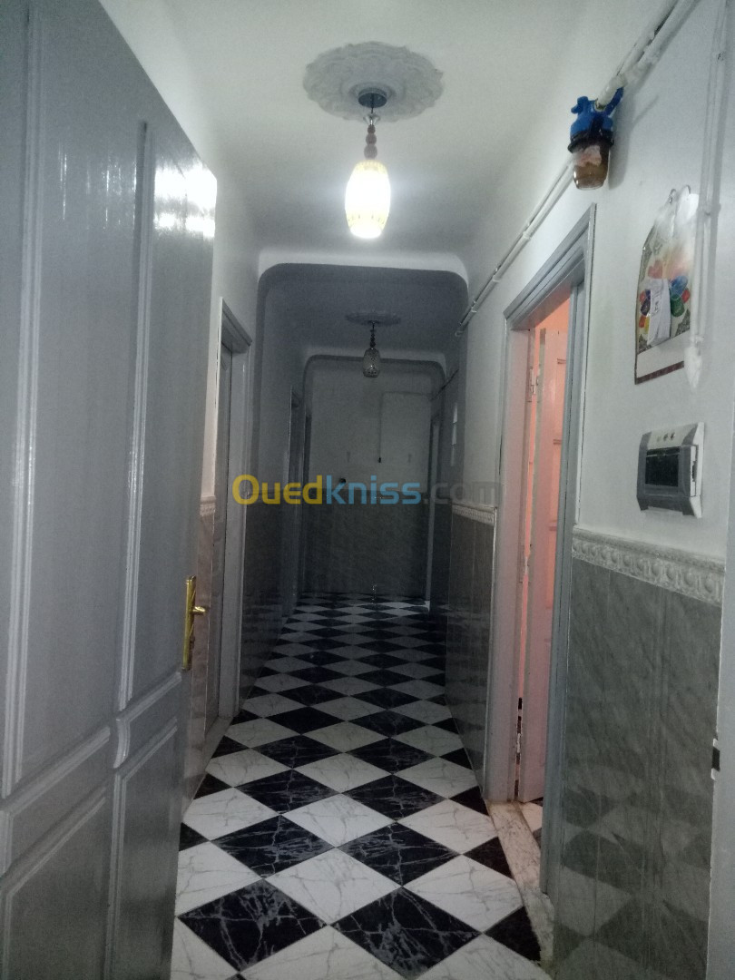 Location Appartement F4 Biskra Biskra