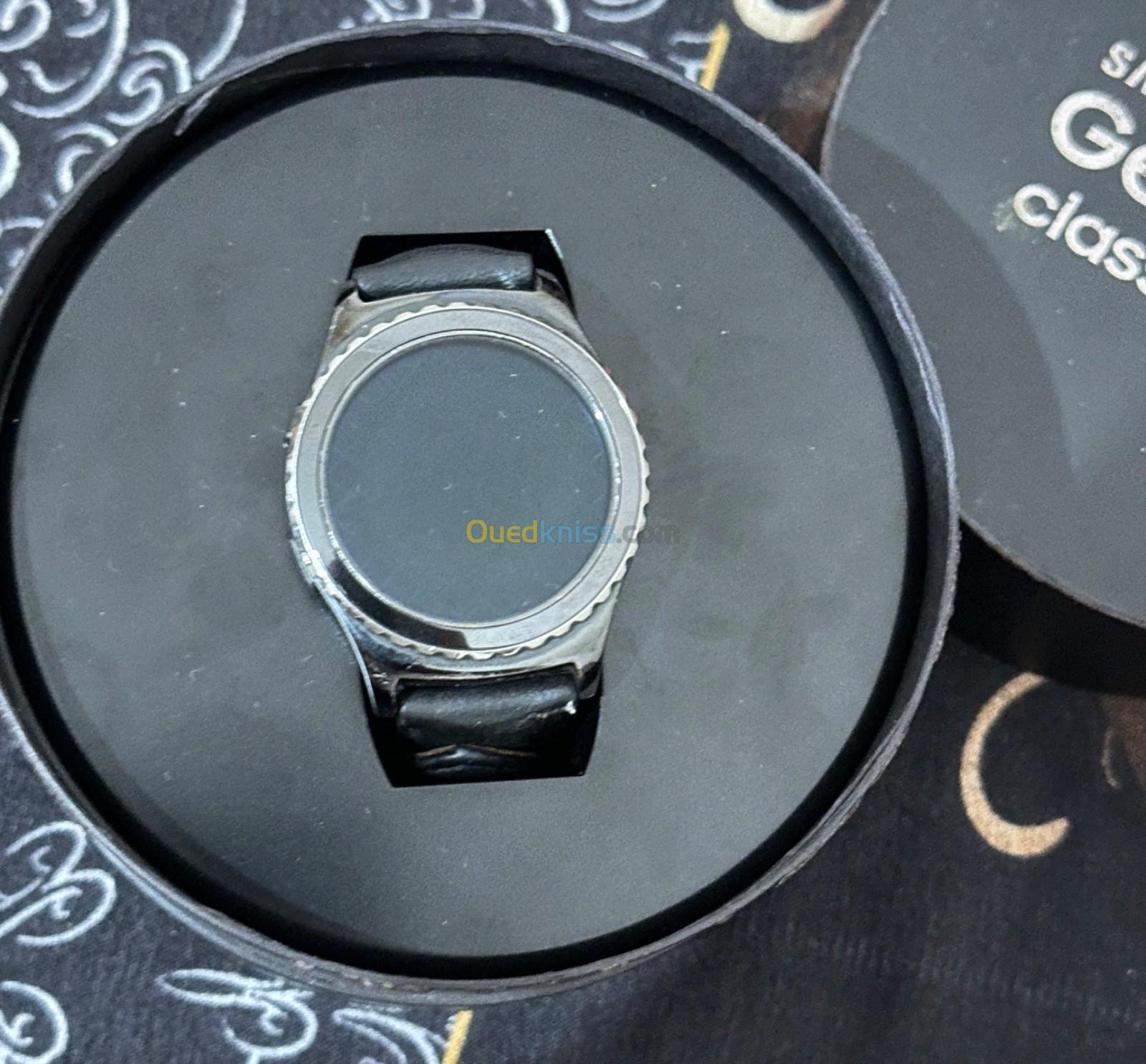 Sa3a Samsung gear s2 bon état b la boîte dyalha fiha bracelet mgata3