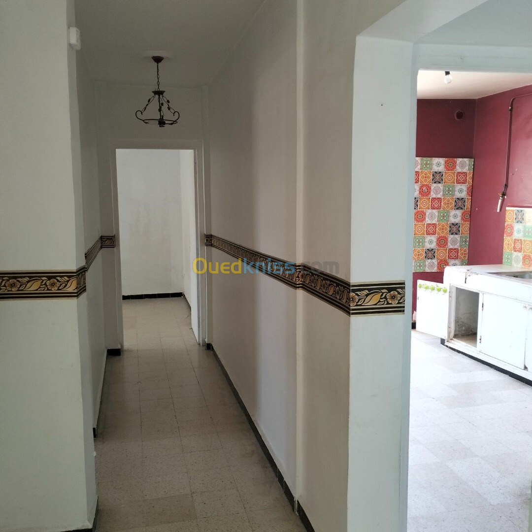 Location Appartement F3 Alger Les eucalyptus