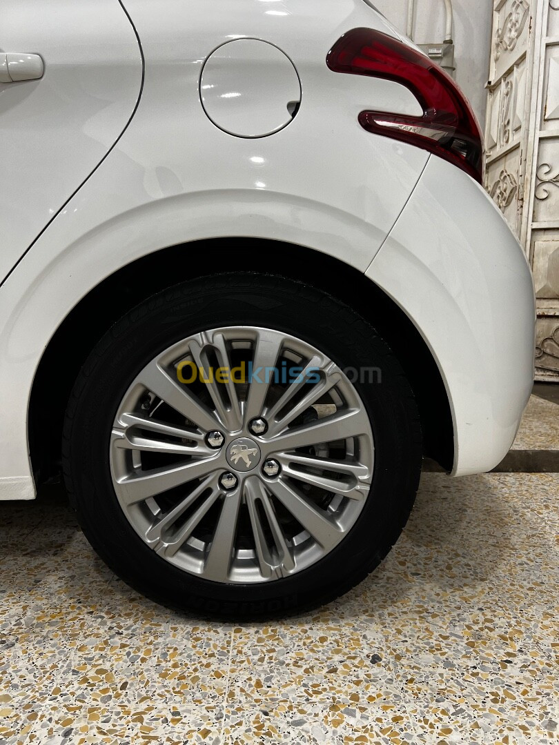 Peugeot 208 2016 Allure Facelift