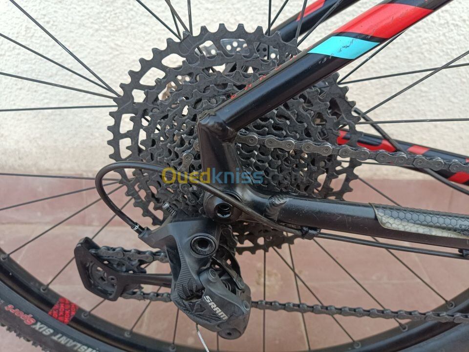 vtt mondraker taille M 29 pouces