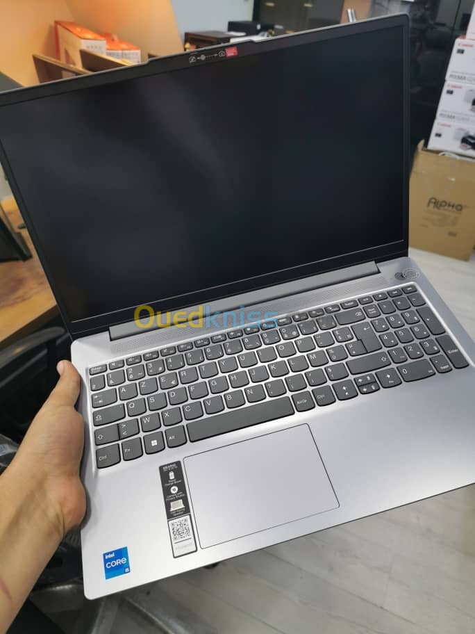 Lenovo Ideapad Slim 3 i5-12450H 