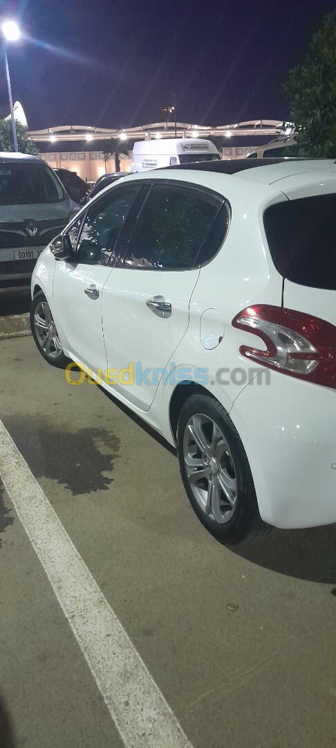 Peugeot 208 2014 Allure