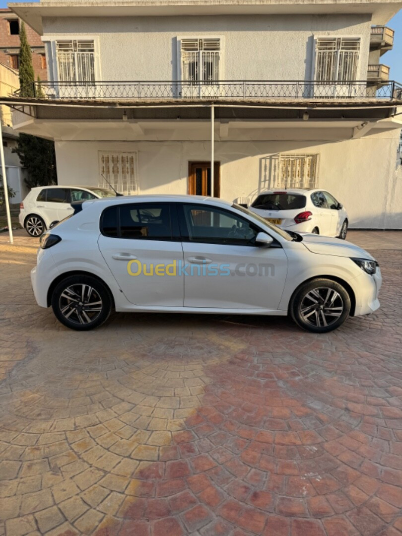 Peugeot 208 2022 Allure