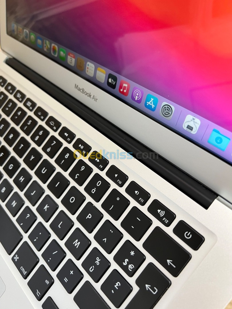 MacBook Air 2017 13" i5 - 8gb ram - 128gb ssd - intel hd graphics 
