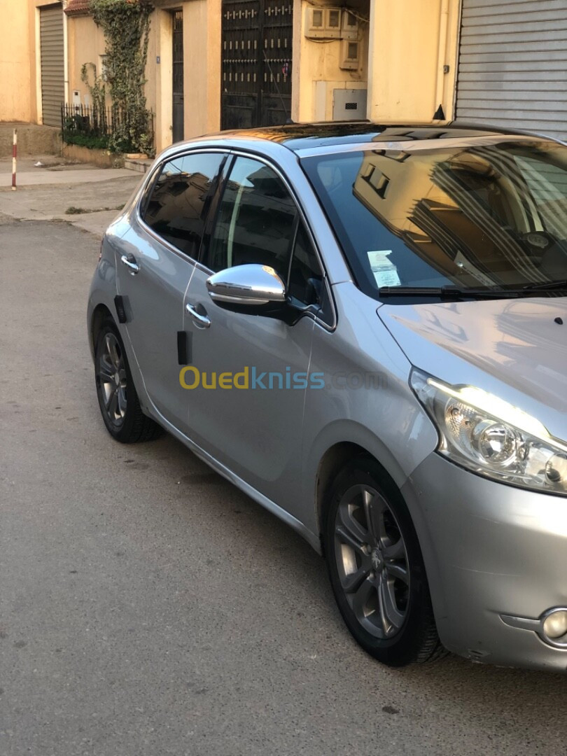 Peugeot 208 2014 Allure