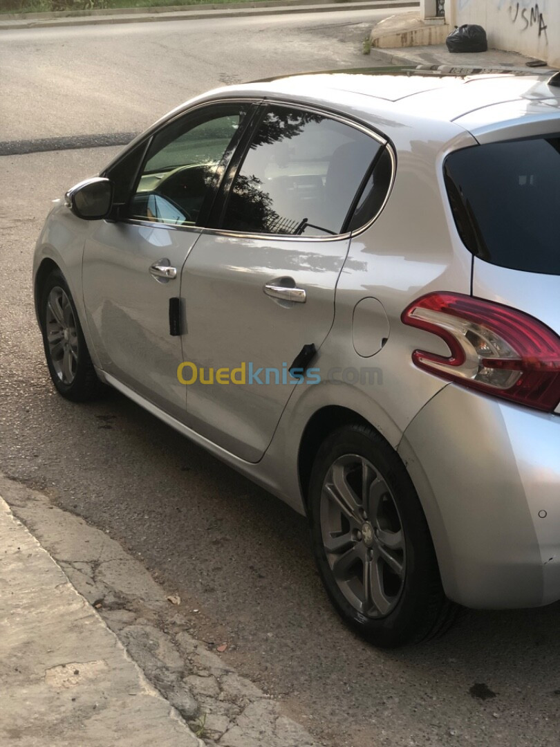 Peugeot 208 2014 Allure