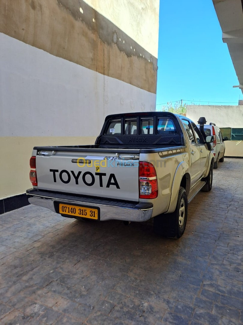 Toyota Hilux 2015 LEGEND DC 4x4