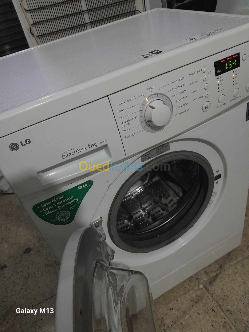 غسالة ملابس LG 6kg Direct Drive نظيفة بزاف