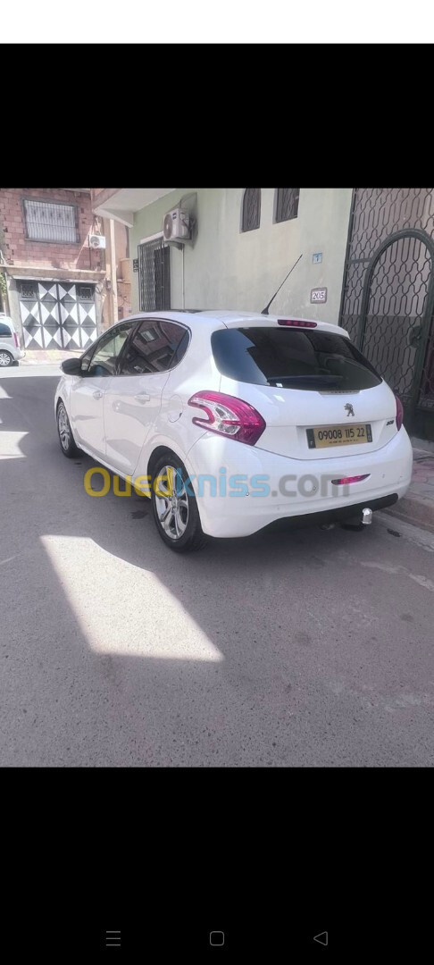 Peugeot 208 2015 Allure