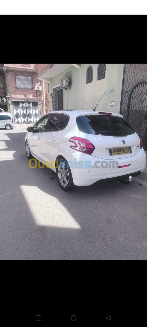 Peugeot 208 2015 Allure