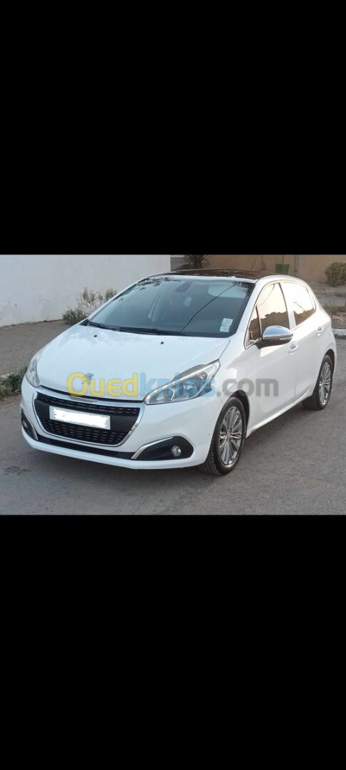 Peugeot 208 2015 Active Facelift