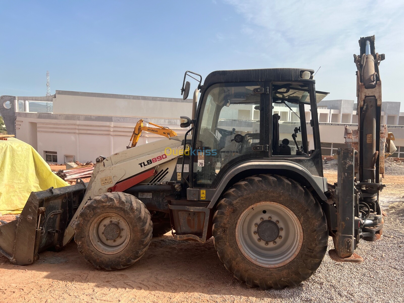 TEREX Rétro chargeur Tlb 890 2015