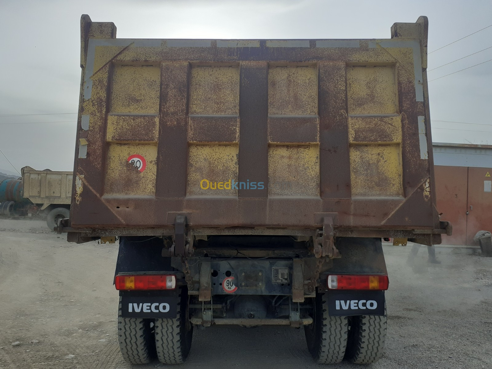 682 Iveco moteur shacman cardan 2014 - Béjaïa Algérie