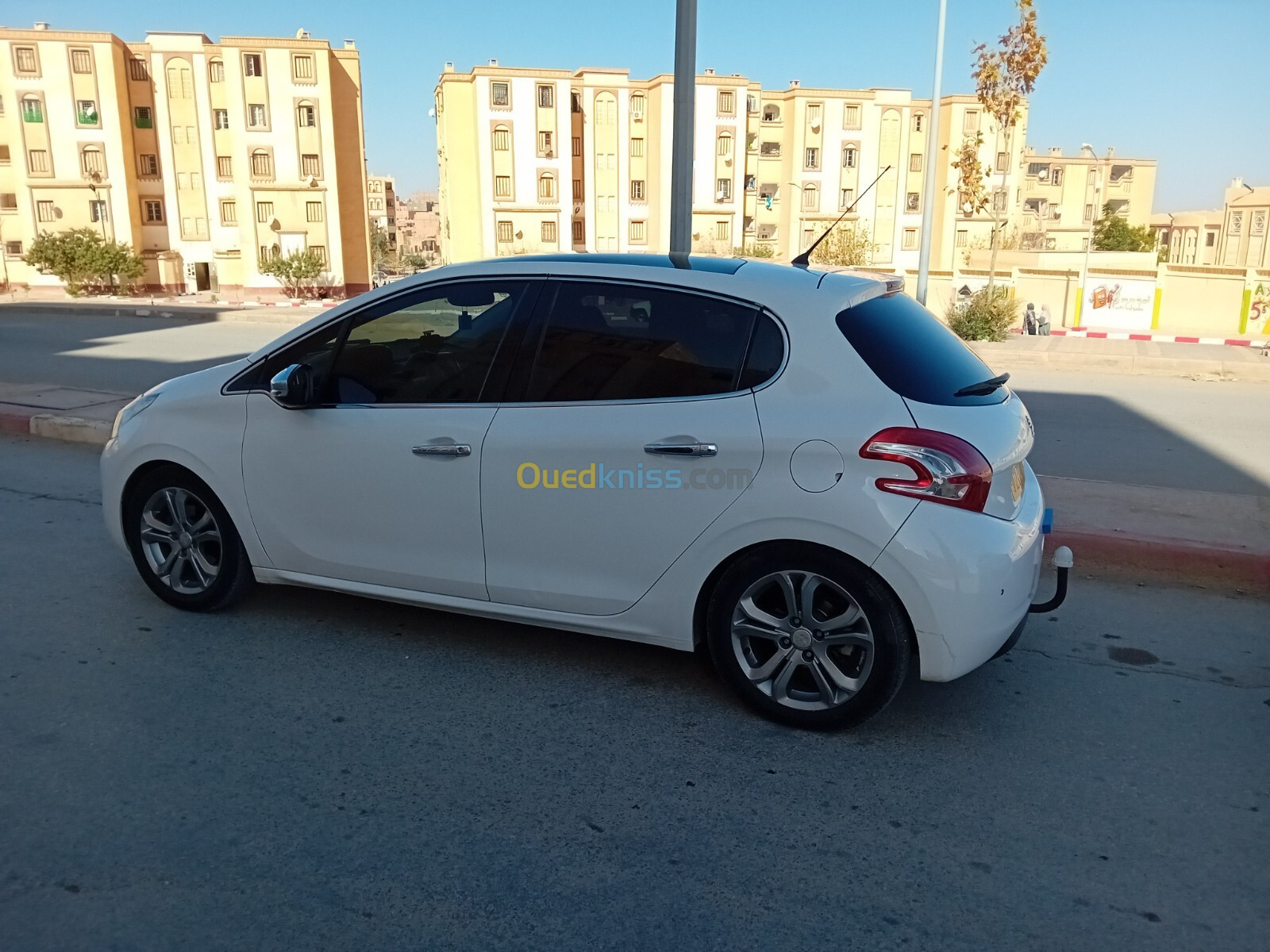 Peugeot 208 2015 Allure