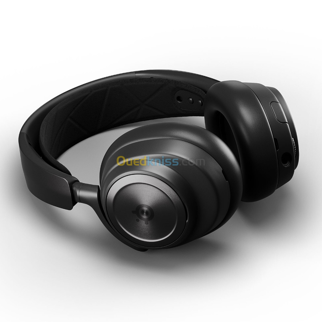 SteelSeries Arctis Nova Pro Wireless 