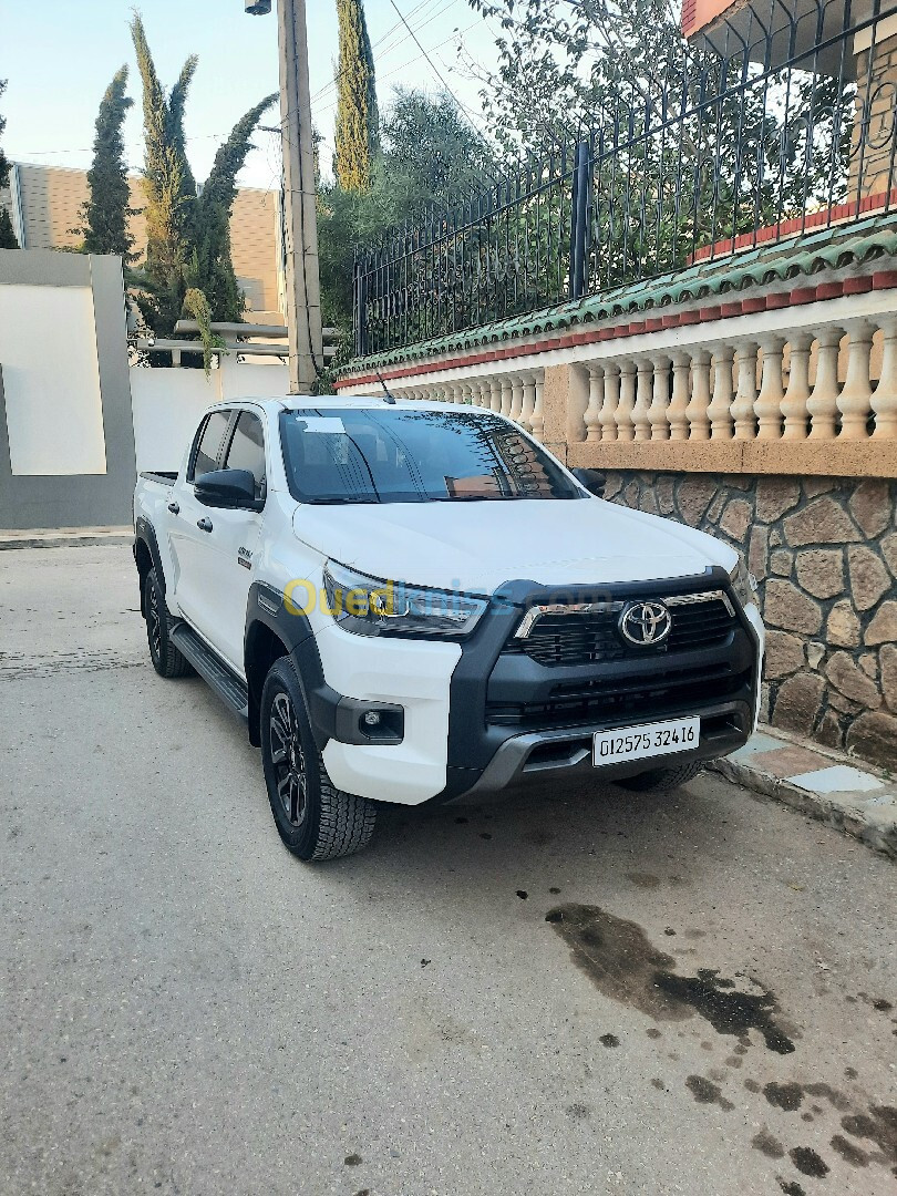 Toyota Hilux 2024 Adventure