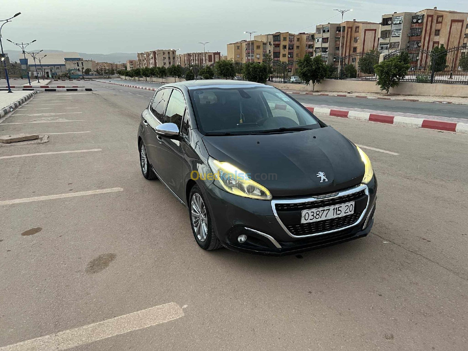 Peugeot 208 2015 Allure