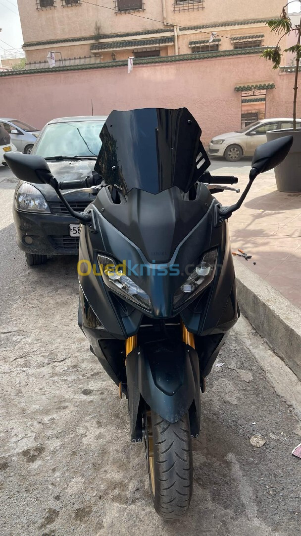 Yamaha Tmax 560 2022