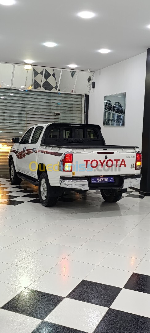 Toyota Hilux 2017 LEGEND DC 4x4