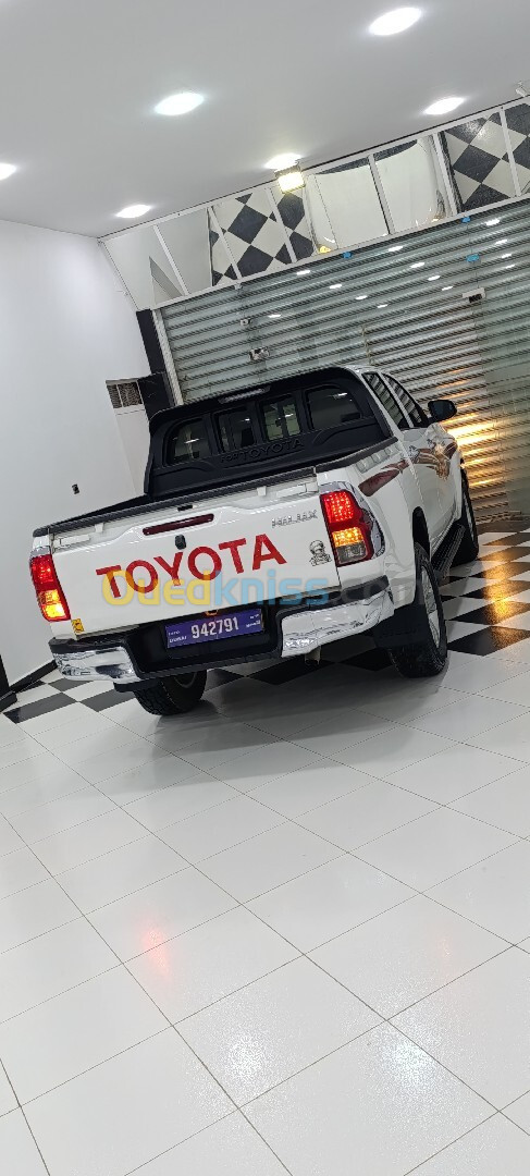 Toyota Hilux 2017 LEGEND DC 4x4