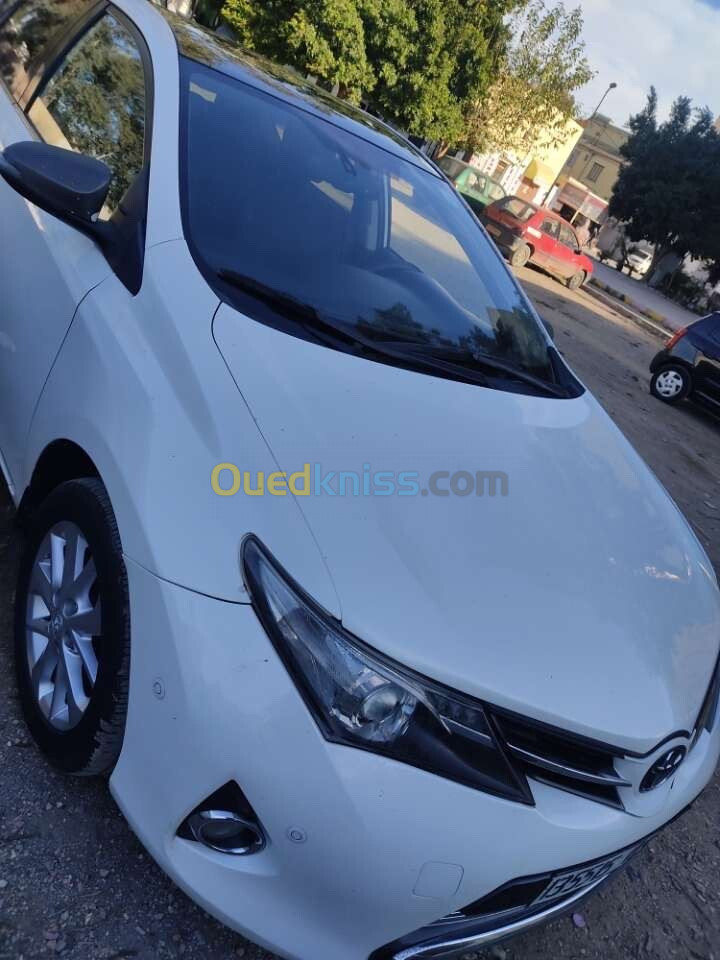 Toyota Auris 2015 Dynamique +