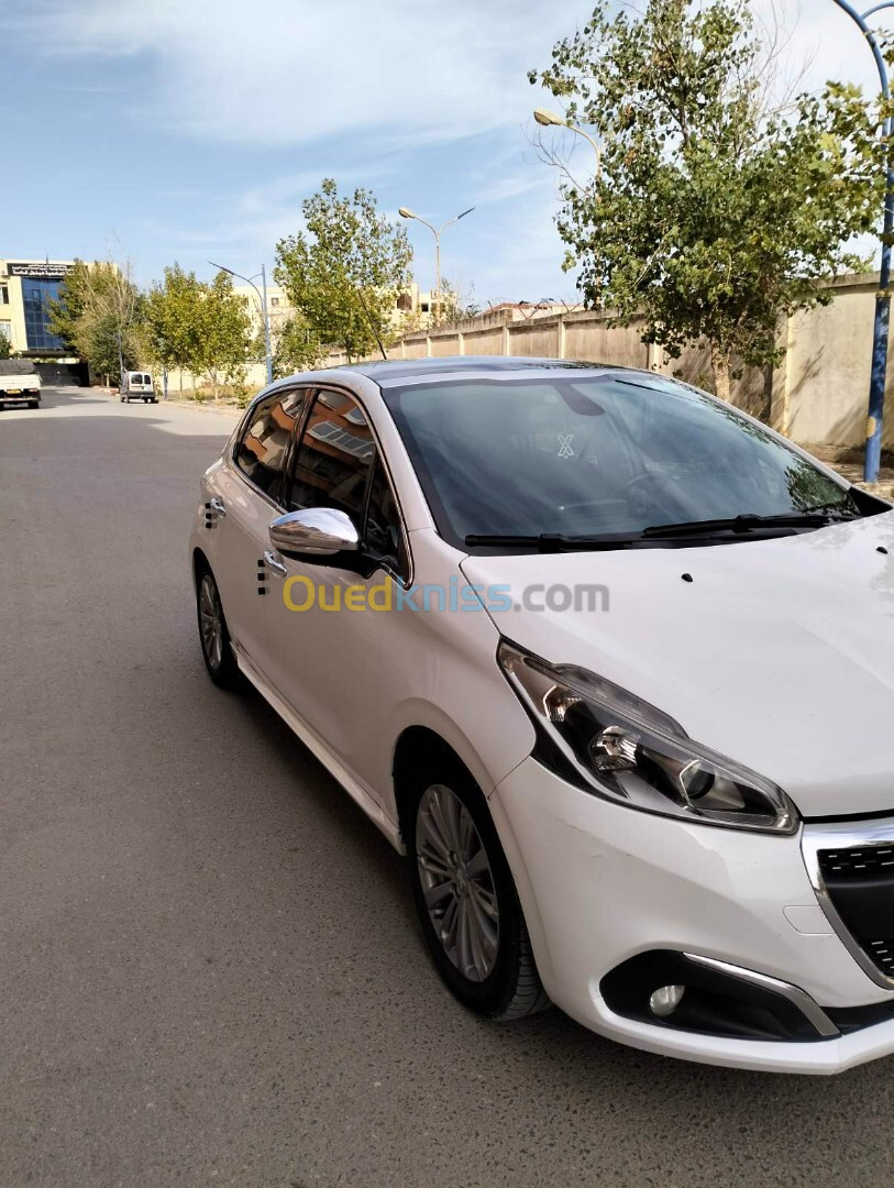 Peugeot 208 2015 Access Facelift