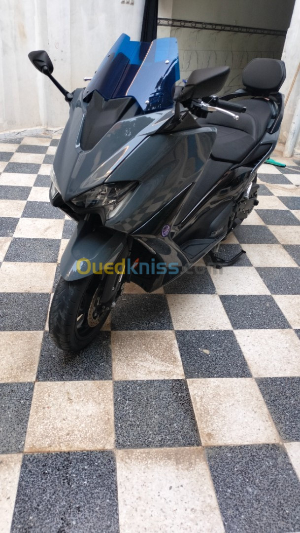 Yamaha Tmax 2021