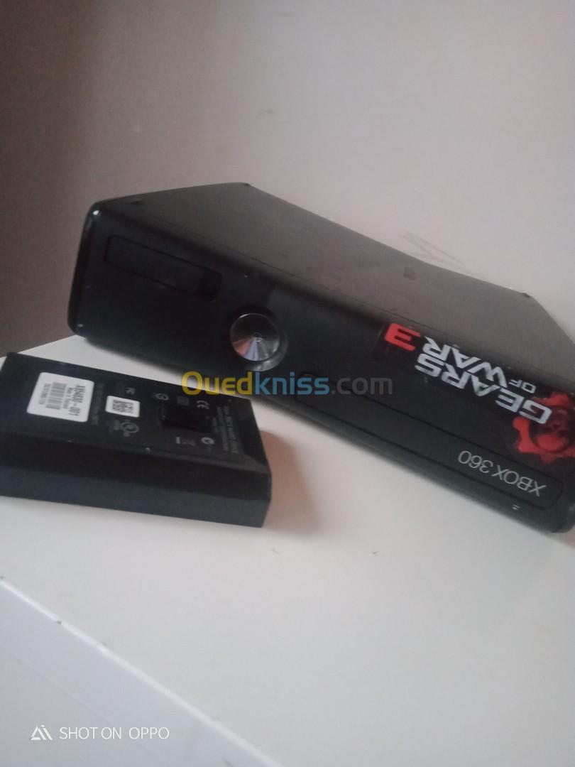 XBOX360  une manette avec chargeur et batrie  