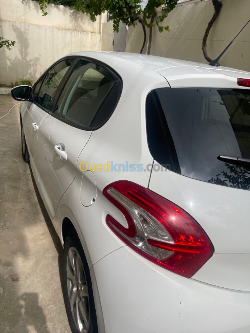 Peugeot 208 2015 Active