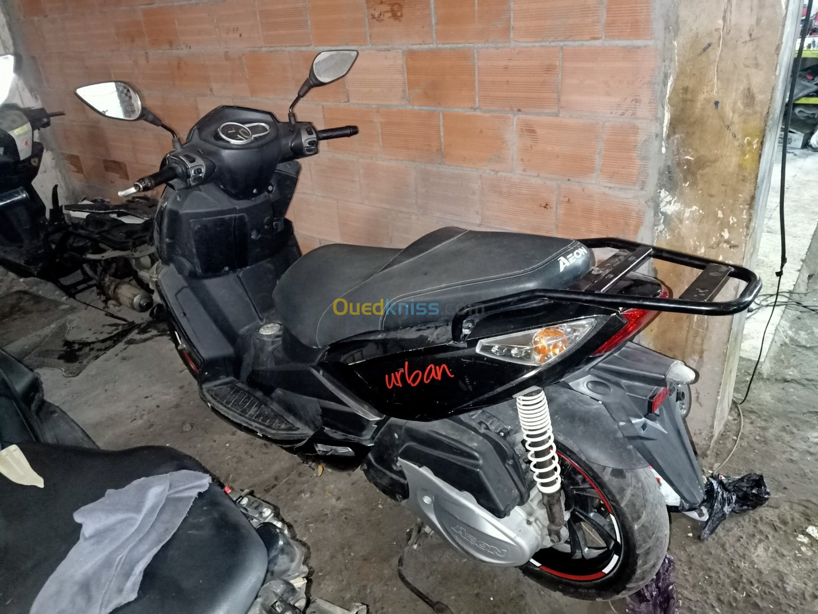 Aeon Urban 350i 2012