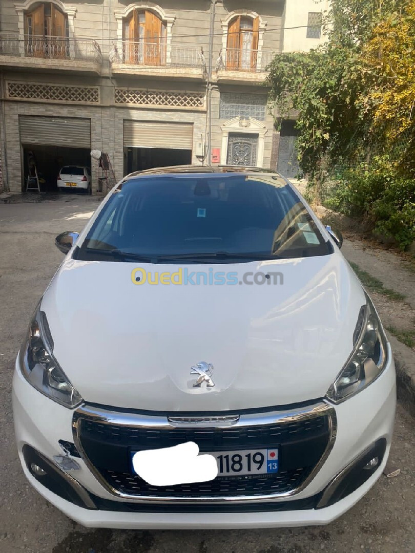 Peugeot 208 2018 Allure