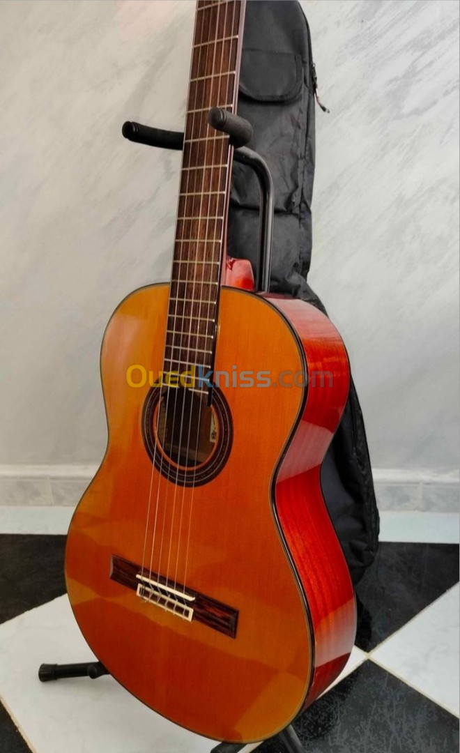 Guitare classique marque ariana hadja Top 