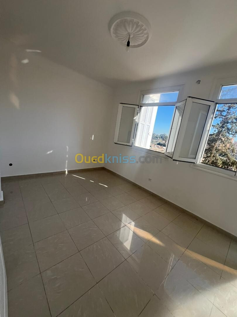 Location Appartement F4 Alger Hydra