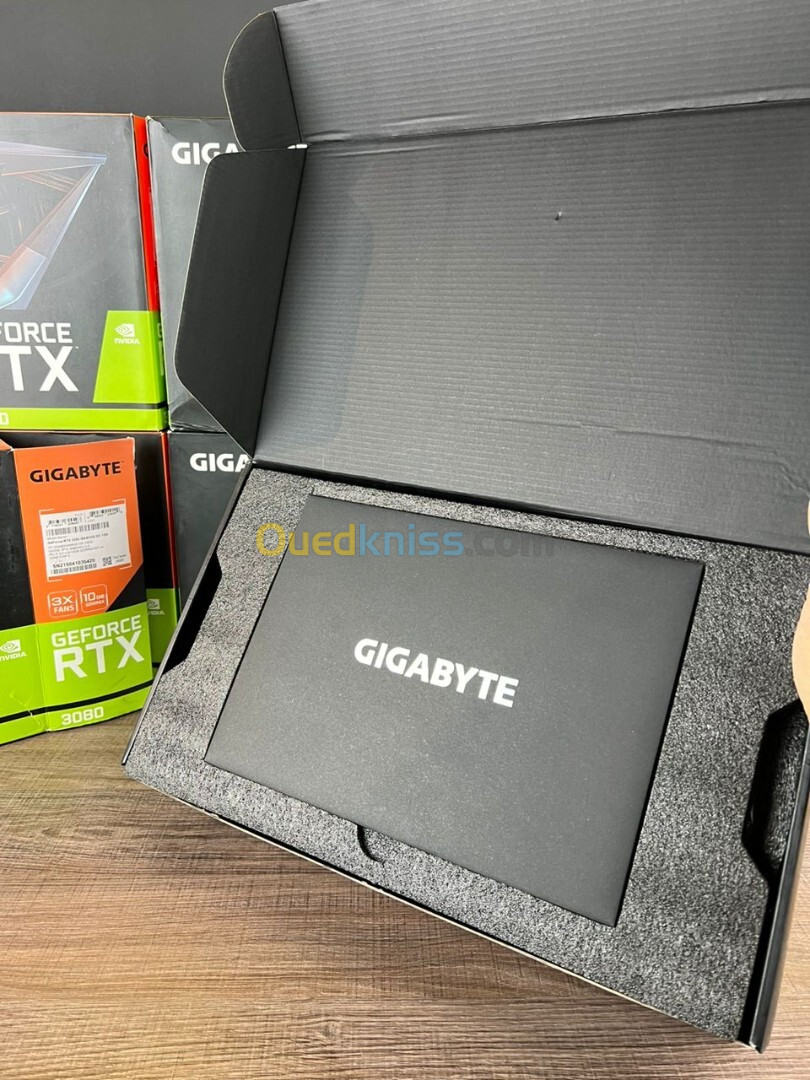 GIGABYTE GAMING RTX 3080 10GO OC - USED LIKE NEW -