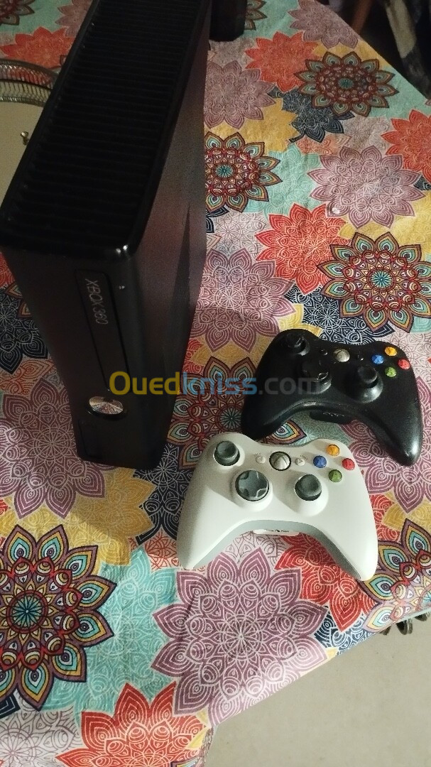 xbox 360 slim avec volant et pédale Original kaba d europe