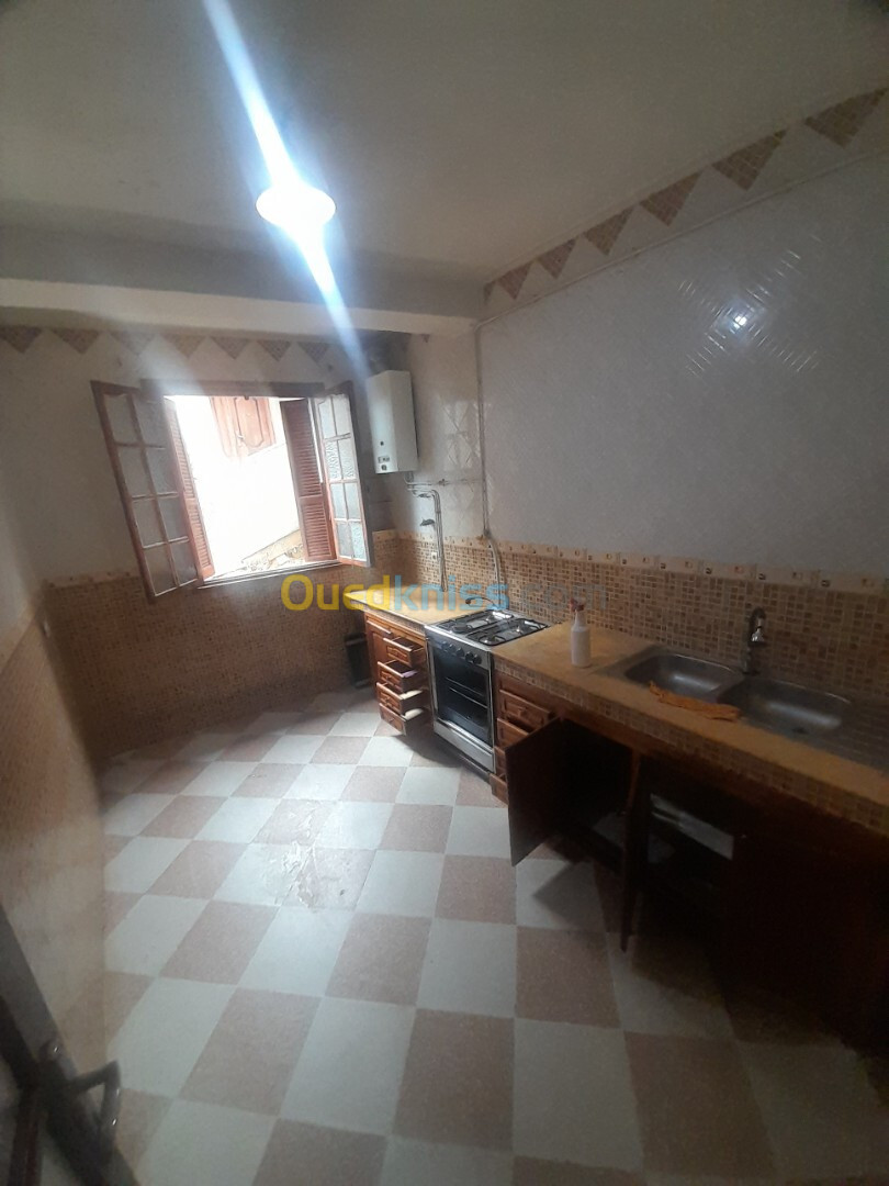 Location Niveau De Villa F3 Alger Bouzareah