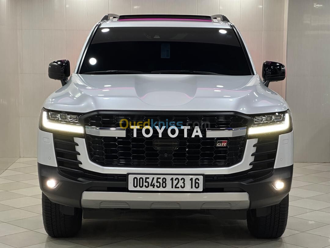 Toyota Land cruiser 2023 GR 70th anniversairy