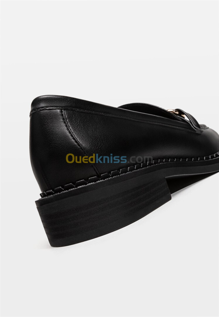 Mocassins noirs pour femme à semelle fine original stradivarius