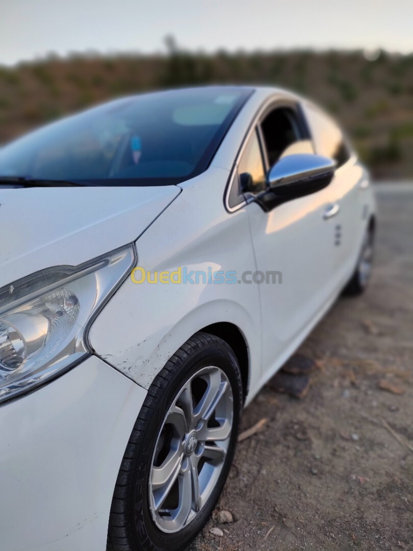 Peugeot 208 2013 Allure